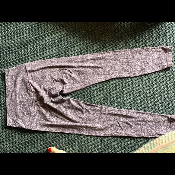 Lululemon Align leggings size 6 - Picture 3 of 5